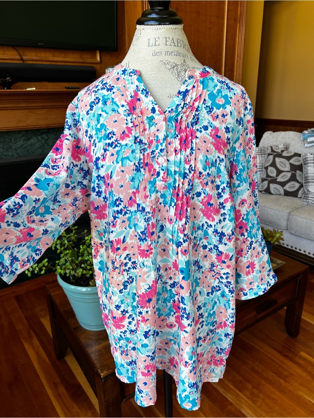 Floral Pintuck Tunic Top in Aqua & Pink women’s large Blair